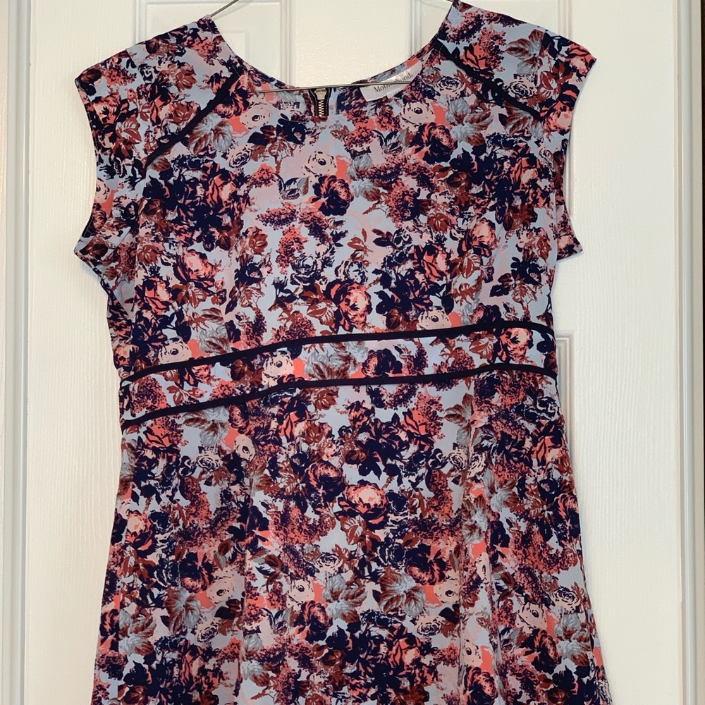 Silky maternity top w/cap sleeves & empire waist